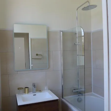 Hotel Chateau D'aubry 3*