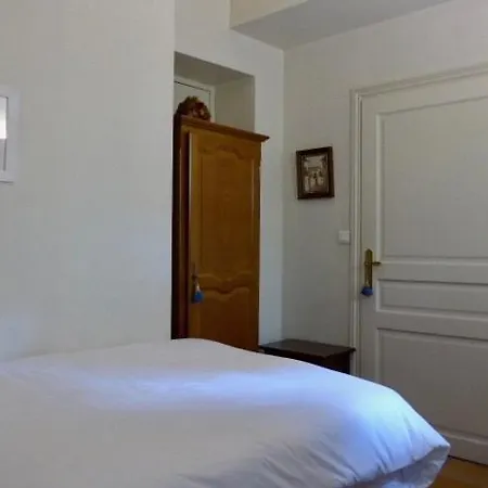 Chateau D'aubry Hotell 3*