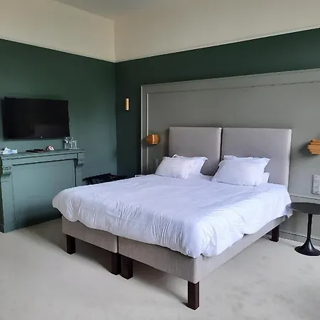 Chateau D'aubry Hotel 3*