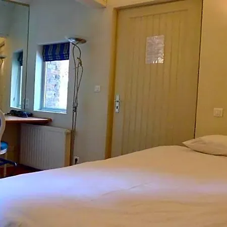 Hotel Chateau D'aubry 3*