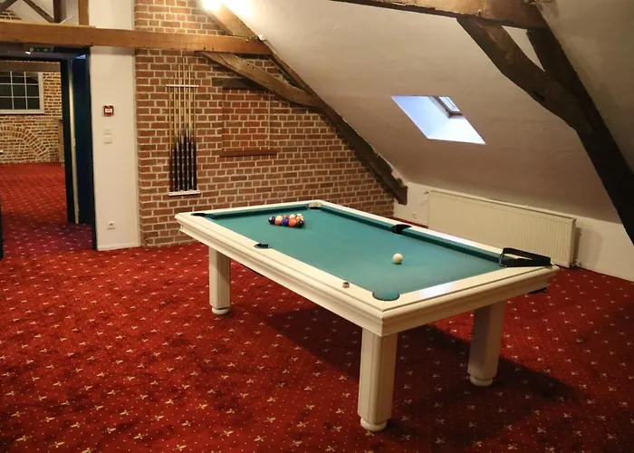Chateau D'aubry Hotel 3*