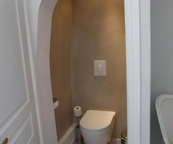 Chateau D'aubry Hotel