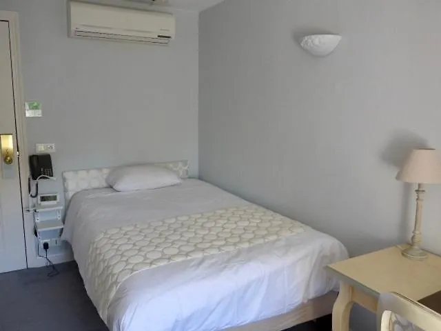 Chateau D'aubry Hotel