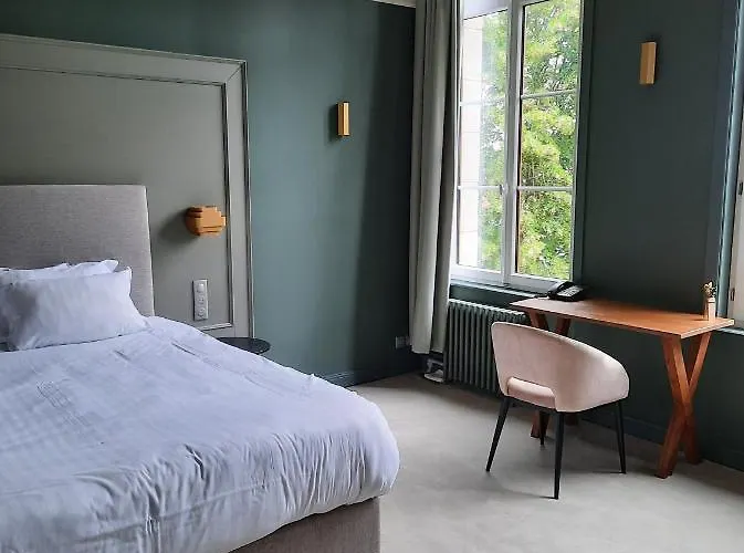 Hotel Chateau D'aubry 3*